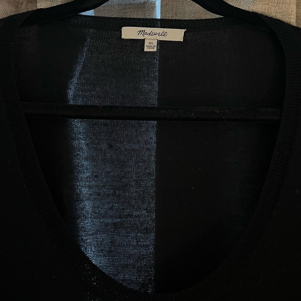 Madewell V-Neck Sweater in Black